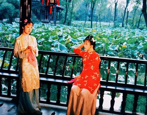 《紅樓夢》：那些在滿月下吟詩的人，是否如願以償？