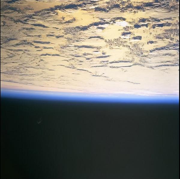 太空中的黑騎士!來自NSAS的洩露影像(高畫質影象) 太空中的黑騎士!來自NSAS的洩露影像(高畫質影象)