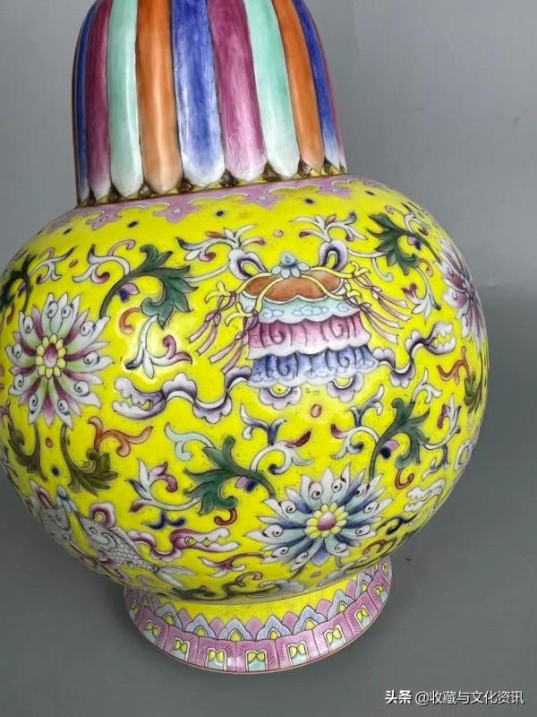 清黃地粉彩八寶紋賁巴瓶鑑賞