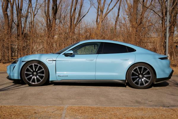 演繹電動、豪華、操控&OpenCurlyDoubleQuote;三重奏&rdquo;試保時捷Taycan 4S