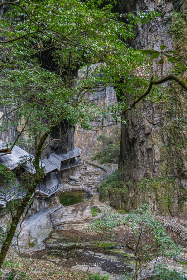 &OpenCurlyDoubleQuote;湖北西大門&rdquo;有多神秘？北緯30度的原始森林中，相傳有巴神洞