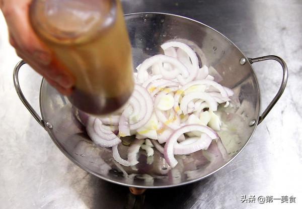 這才是魚肉最好吃的做法，一炸一燉，麻辣鮮香，外皮酥脆又開胃