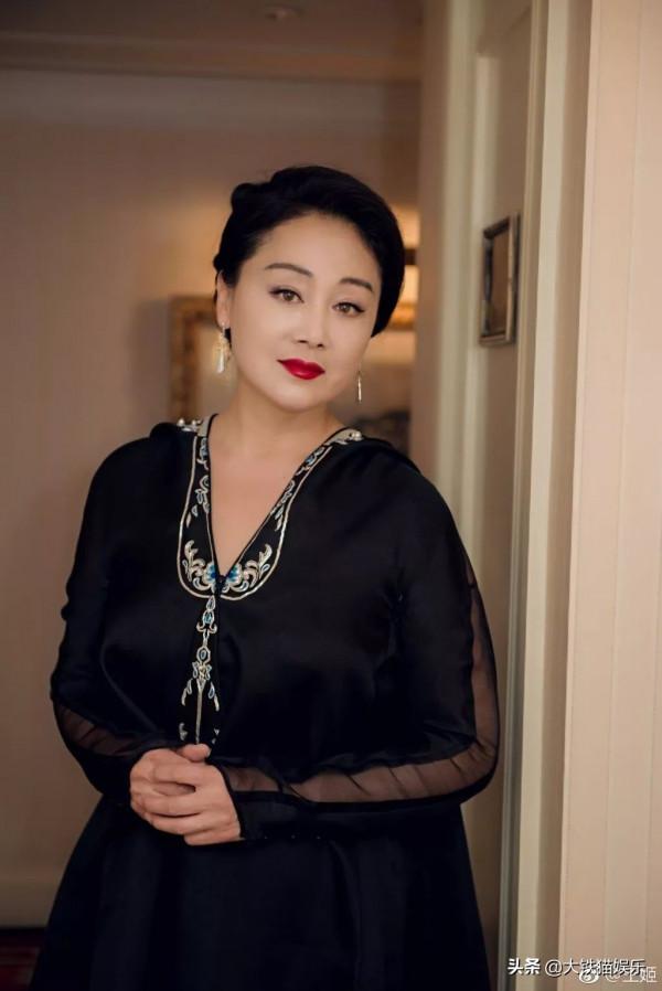 6位嫁給初戀的“老戲骨”，個個情史乾淨如白紙，牽手就是一輩子