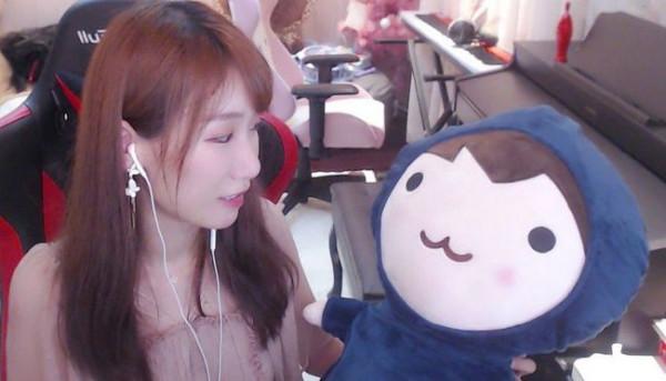 Dota2-網際網路邀請賽：首戰落幕，60分鐘終極焦灼局引發玩家熱議