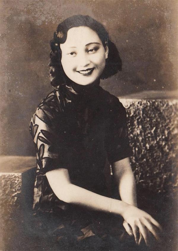 民國女星黎莉莉：成名後不開豪車住洋房，因“大粗腿”成全民偶像