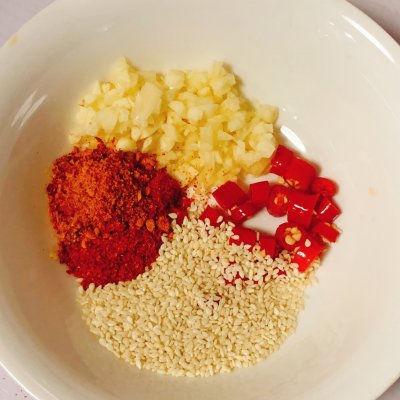 低脂低卡,超級過癮巨下飯的菠菜拌金針菇 低脂低卡,超級過癮巨下飯的菠菜拌金針菇