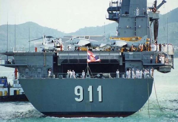 &OpenCurlyDoubleQuote;差克里&CenterDot;納呂貝特&rdquo;號航空母艦圖集（70圖）