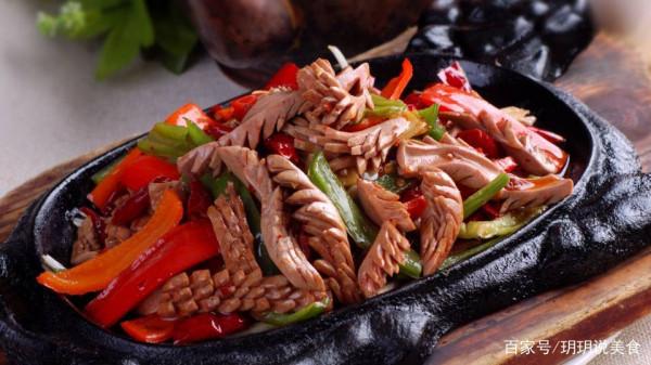 山東大姨賣純手工美食，立志做第二個老乾媽，25元一斤日售2千斤