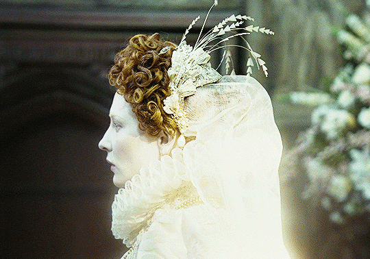 伊麗莎白一世25歲登基，為保住青春一輩子戴假髮抹鉛粉，69歲去世