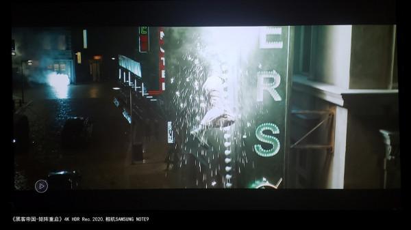 試用明基W1800入門級家庭影院投影機