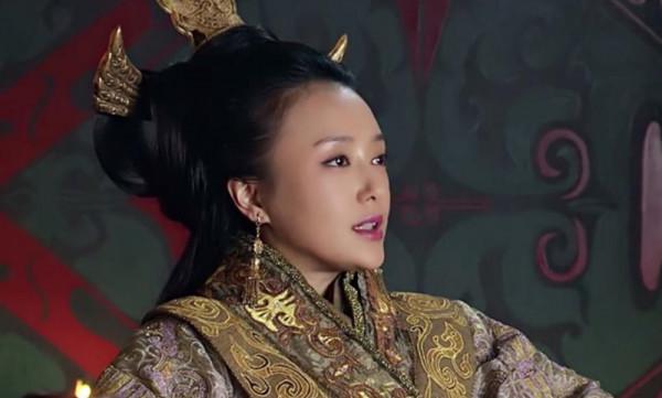 匈奴首領別有用心，寫信求娶呂后，言辭極輕佻，呂后回信盡顯智慧