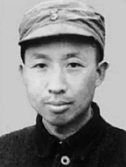 他是毛主席的學生，湖南開國首位省長，64歲主政廣東，72歲副國級