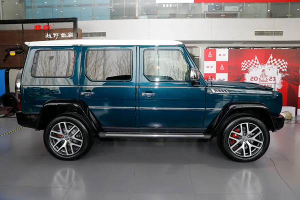 中大型硬派越野車SUV北京BJ80頂配比中配貴出5萬元 是否值得入手