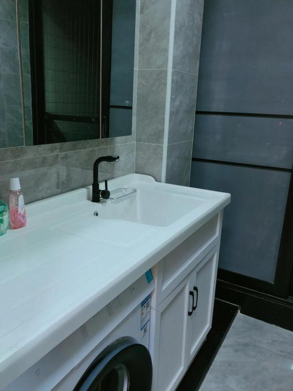 獨居女孩的第一套房67平的小戶型住宅兼工作