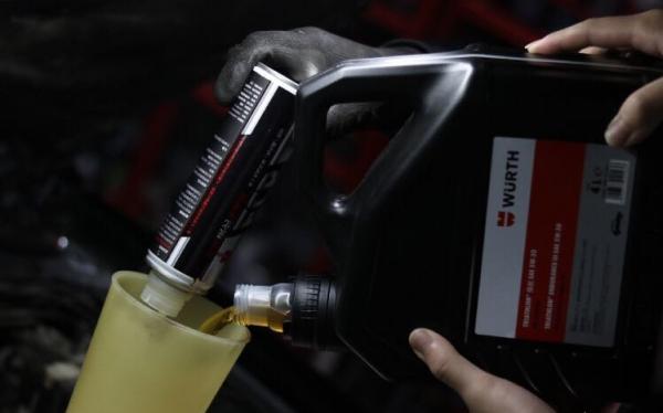 老車翻新:修復2005年凌志LS430,V8自吸大排量,一代神話再復活 老車翻新:修復2005年凌志LS430,V8自吸大排量,一代神話再復活