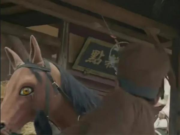 假馬假肌肉，每部戲戴美瞳，明星拍戲一個比一個能忽悠，太離譜