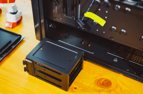 九州風神CK560裝機體驗:別出心裁的低調,但相容與散熱效能超強 九州風神CK560裝機體驗:別出心裁的低調,但相容與散熱效能超強