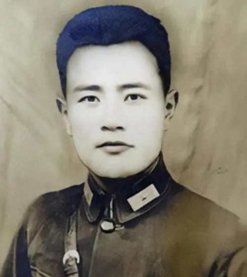 這位國軍名將被俘後，劉伯承元帥&OpenCurlyDoubleQuote;三顧茅廬&rdquo;，請他出山當教官