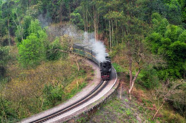 現在詩「西行列車上」