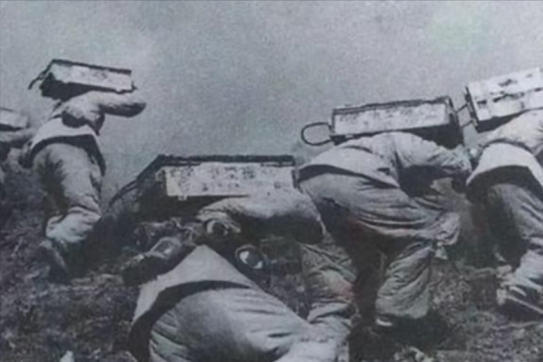 1958年，首長去遼寧視察工作，發現糧庫警衛竟是犧牲5年的老戰友