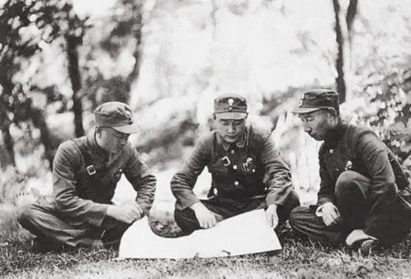 蘭封失守，薛嶽要求槍決桂永清，一看他的老丈人，只好將師長槍斃