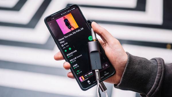 七彩虹小尾巴 CDA-M1 + 五重奏評測:超進取的新丁,牽手新生代旗艦 七彩虹小尾巴 CDA-M1 + 五重奏評測:超進取的新丁,牽手新生代旗艦