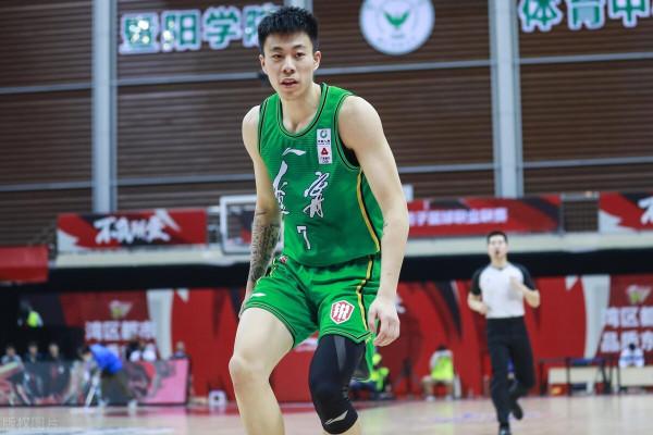 征戰CBA的10位“球二代”(排名不分先後) 征戰CBA的10位“球二代”(排名不分先後)