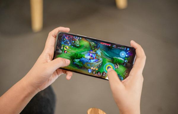 能連續玩十幾個小時遊戲？iQOO Z5續航簡直不講道理