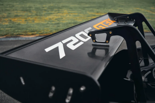 讓GT3賽車解除束縛會發生什麼事？就由邁凱倫720S GT3X解答吧