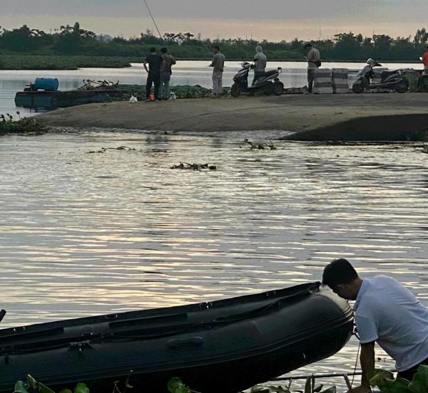 廣東釣魚人在網上炫耀漁獲，第二天人多得像趕集，網友：是個人才