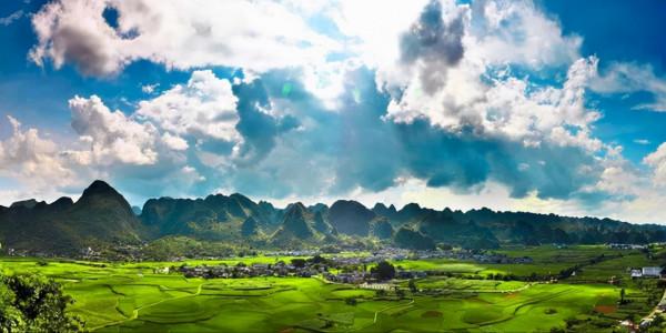 貴州，不僅有純天然美貌，還有些魔幻建築…