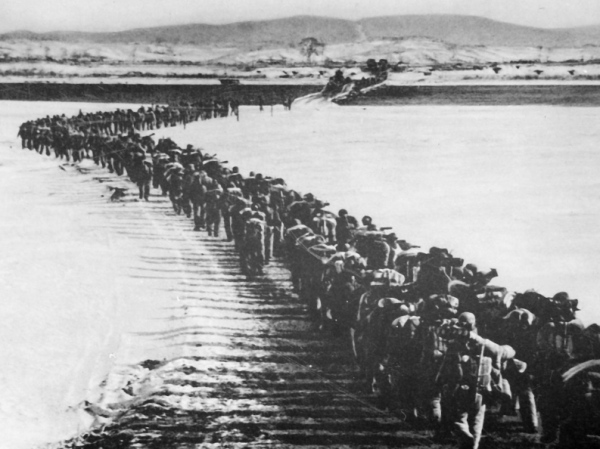 “志願軍”原叫“支援軍”,主席聽了一位副總理的意見,決定改名 “志願軍”原叫“支援軍”,主席聽了一位副總理的意見,決定改名