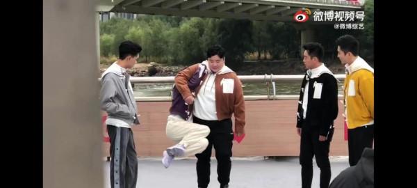 佩服！白鹿被鞏立姣拎起來