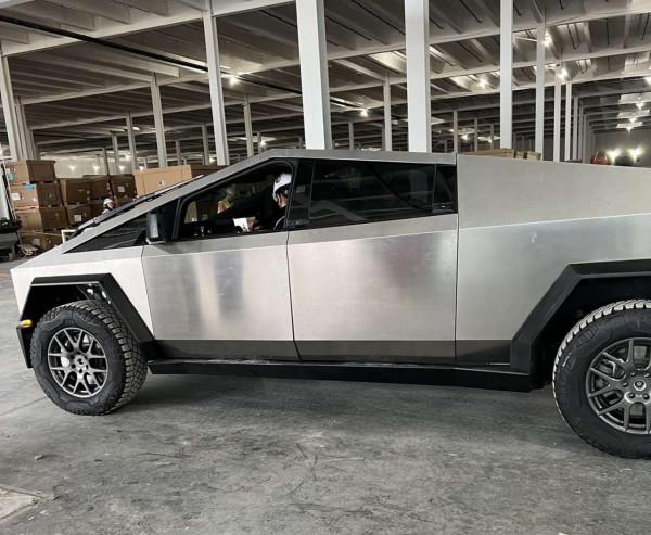 未上市訂單已破120萬臺,特斯拉皮卡量產版曝光,2023年正式交付 未上市訂單已破120萬臺,特斯拉皮卡量產版曝光,2023年正式交付