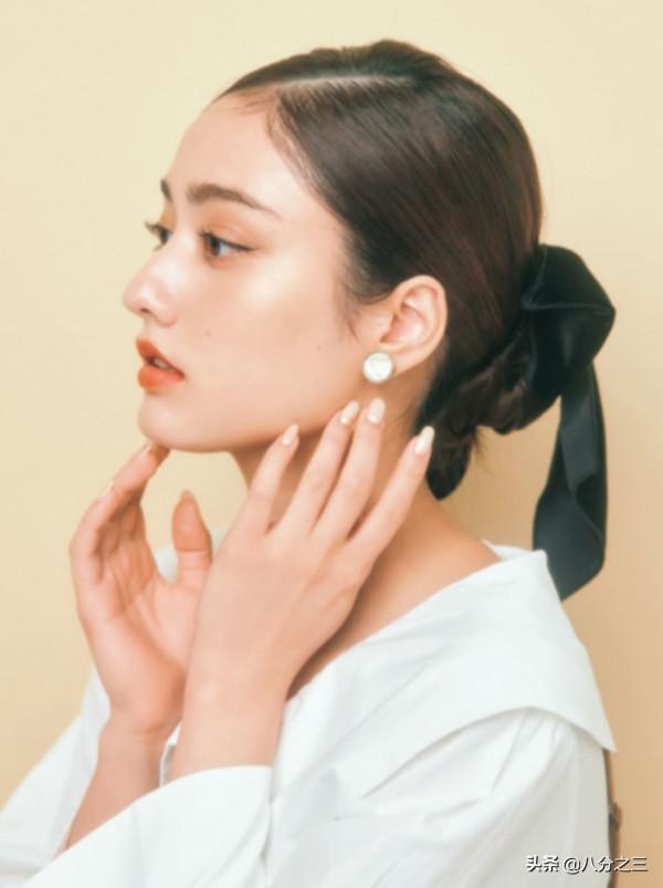 你的第一印象是由你的髮型決定的！用簡單的頭髮安排最好的造型