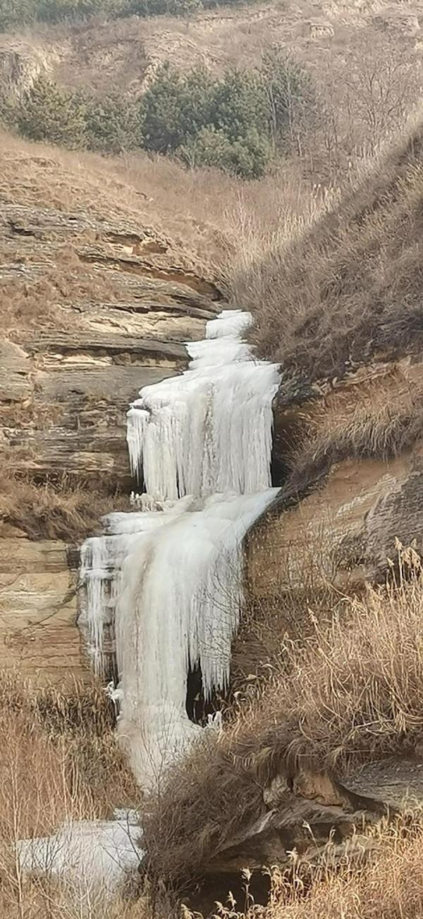 黃土塬上的冰瀑