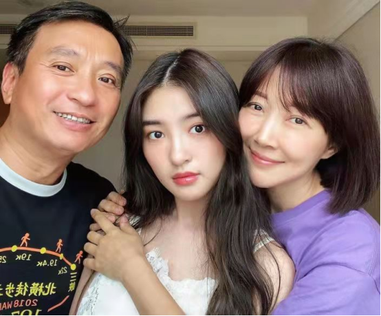 最美星二代寒假期間滯留國外，零下九度不敢開暖氣，直言很想家