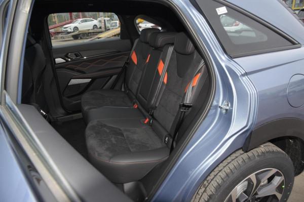 外觀運動時尚，內飾科技感濃郁，點評哈弗神獸的裡裡外外