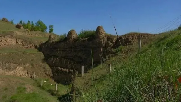 探秘甘肅通渭戰國秦長城遺址和古城堡 探秘甘肅通渭戰國秦長城遺址和古城堡