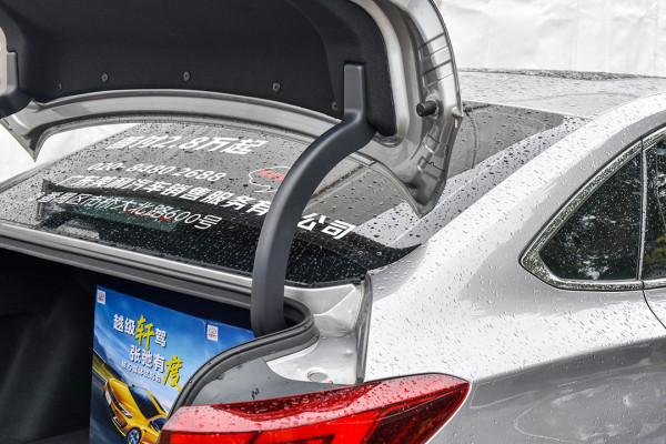 四輪獨懸 +1.5T 頂配不到10萬!凱翼軒度試駕體驗 四輪獨懸 +1.5T 頂配不到10萬!凱翼軒度試駕體驗