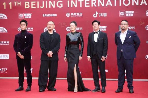 第11屆北影節開幕紅毯星光熠熠！鞏俐佟麗婭baby大秀好身材