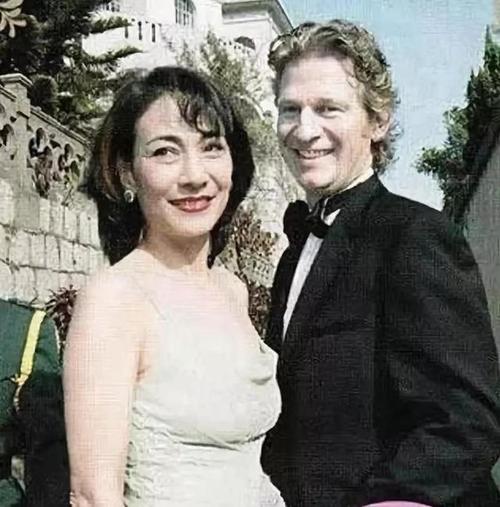 賭王長子何猷光33歲車禍去世，他的孩子和大房其他人員後來怎樣了