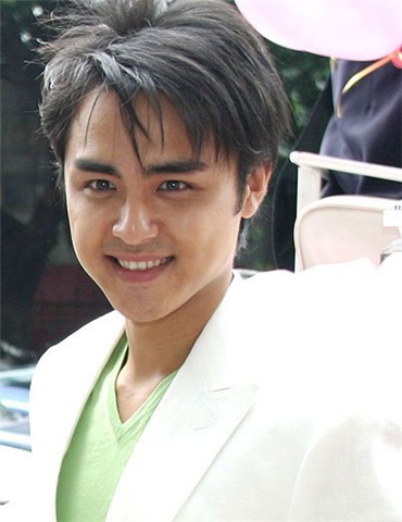 初代偶像劇男主今昔狀況對比:有人直播被罵哭,有人整年沒收入 初代偶像劇男主今昔狀況對比:有人直播被罵哭,有人整年沒收入