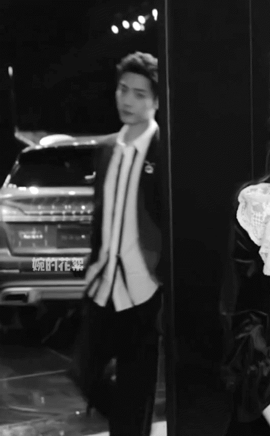 肖戰空降31集評論區了，快去找他聊天呀，越多越好