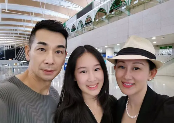 趙文卓女兒一年學費87萬!星二代的頂級教育,到底「貴」在哪? 趙文卓女兒一年學費87萬!星二代的頂級教育,到底「貴」在哪?