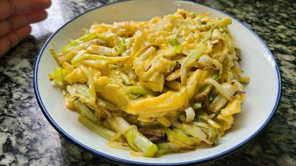 韭黃滑蛋,廣東很出名的做法,又嫩又滑又好吃,太香了 韭黃滑蛋,廣東很出名的做法,又嫩又滑又好吃,太香了