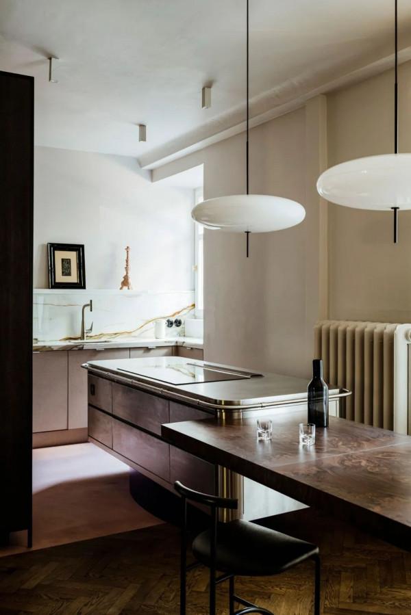 世界的好室 | 加入珠寶色調美學的華沙現代主義住宅