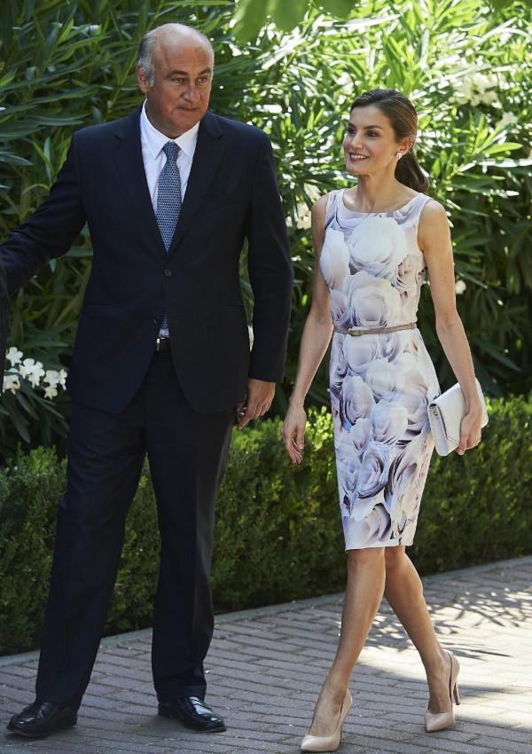 二婚成為最美王后,不是貴婦卻貴氣十足,仙氣美貌連皺紋都迷人 二婚成為最美王后,不是貴婦卻貴氣十足,仙氣美貌連皺紋都迷人