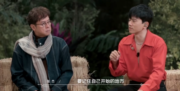 張傑送鬱可唯《快女》號牌掀回憶殺，如今超女、快女誰混出頭了？