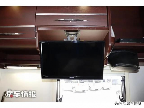 豐田中巴房車,4.0L柴油動力足,大空間像家一樣三代同堂也住得下 豐田中巴房車,4.0L柴油動力足,大空間像家一樣三代同堂也住得下